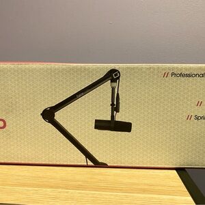 Gator Frameworks GFWMICBCBM4000 Professional Broadcast Boom Mic Stand